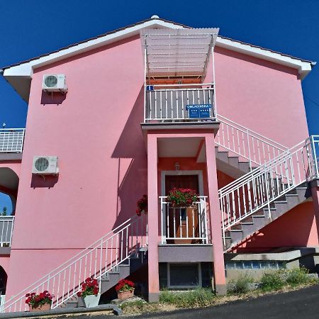 Apartment Njivice 15904B Екстер'єр фото