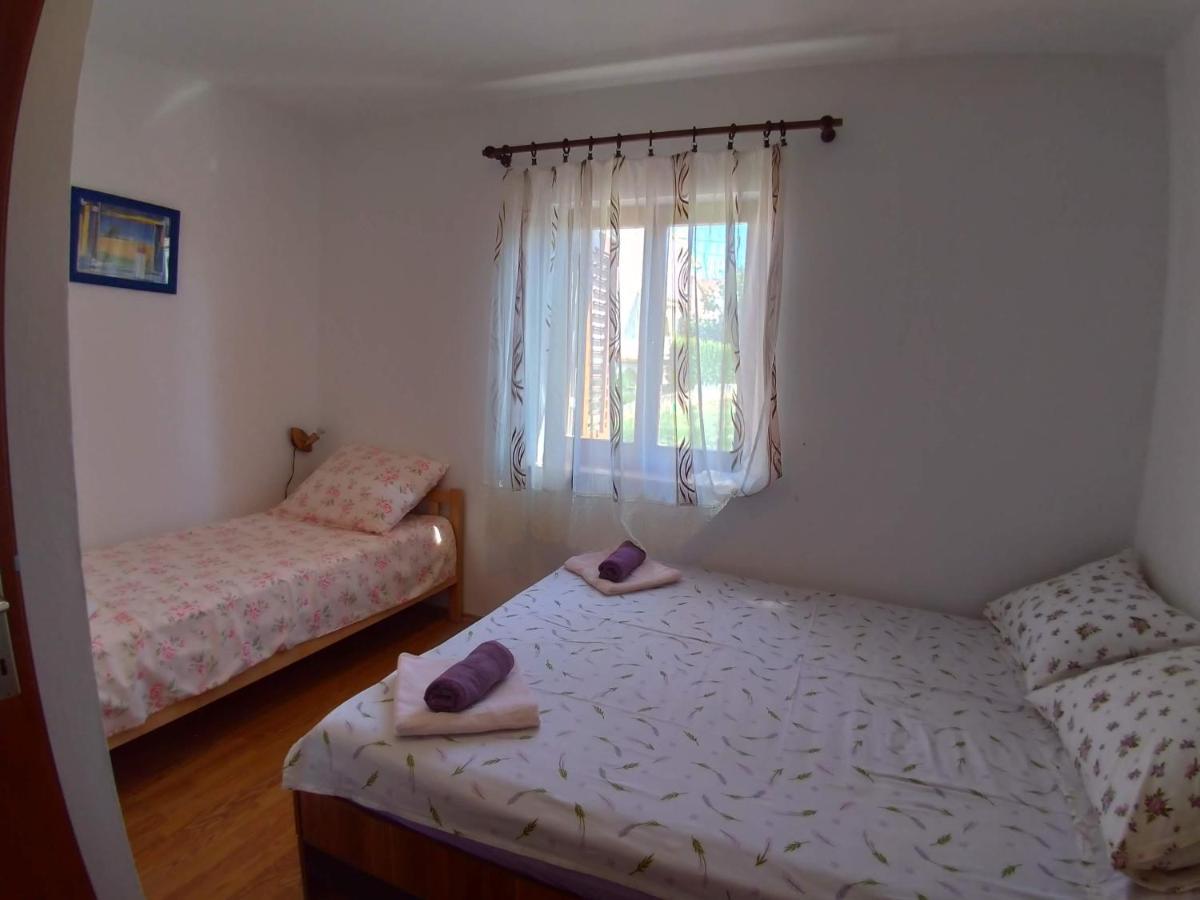 Apartment Njivice 15904B Екстер'єр фото