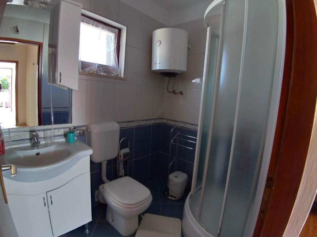 Apartment Njivice 15904B Екстер'єр фото
