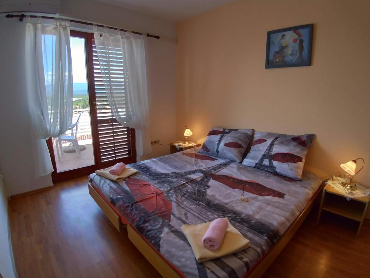 Apartment Njivice 15904B Екстер'єр фото